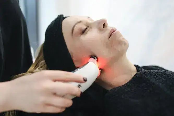 Lazer Epilasyon İşlemi Bölgesel Kararmaları Geçirir Mi?